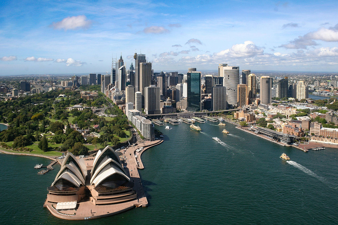 Sydney_skyline_from_the_north_aerial_2010